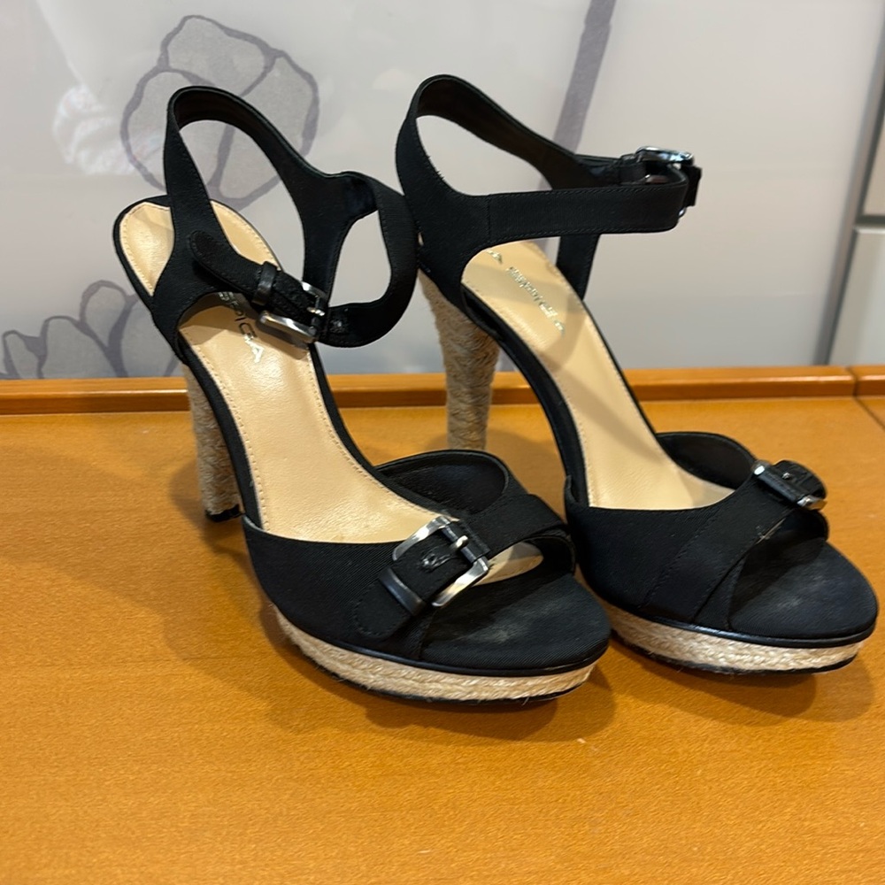 Chic via spiga Italian strappy heel